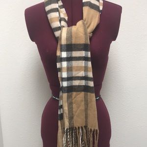 JF J. Ferrar Camel Plaid NWT Women’s Acrylic 64 inch Nova Check Pattern Scarf